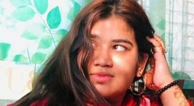 Chubby Girl Pressing Boobs Fingering Meaty Pussy