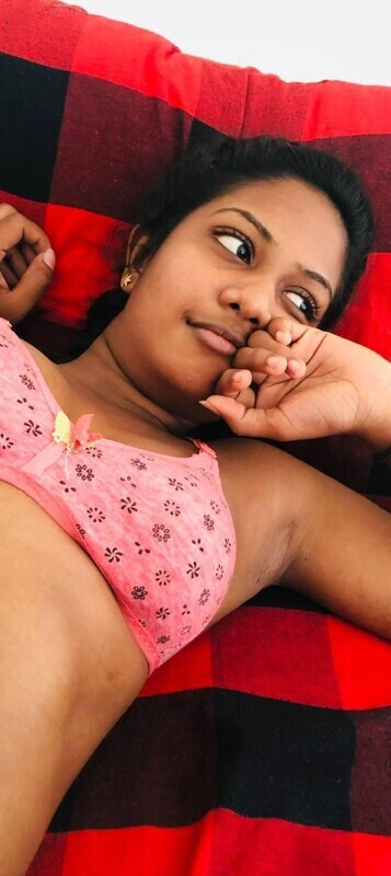 Teen Mallu Girl Sucking Boyfriend Dick in OYO, Clean Shaved Pussy Hard Fucked by Boyfriend Few Nude Pic’s+Video’s
