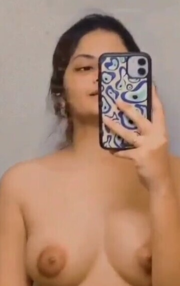 Desi Hot Girl Showing