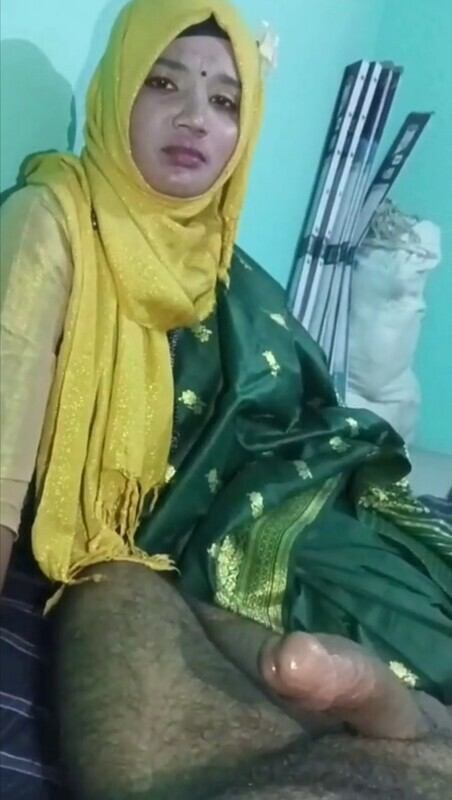 Bangladeshi Gf Giving Blowjob To Lover