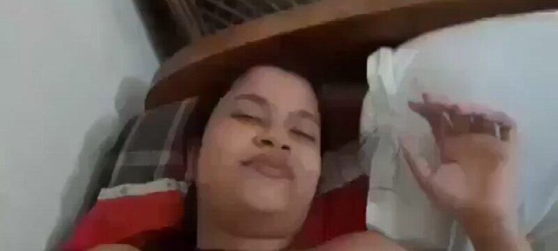 Desi Bhabhi Pussy Fingered by Lover