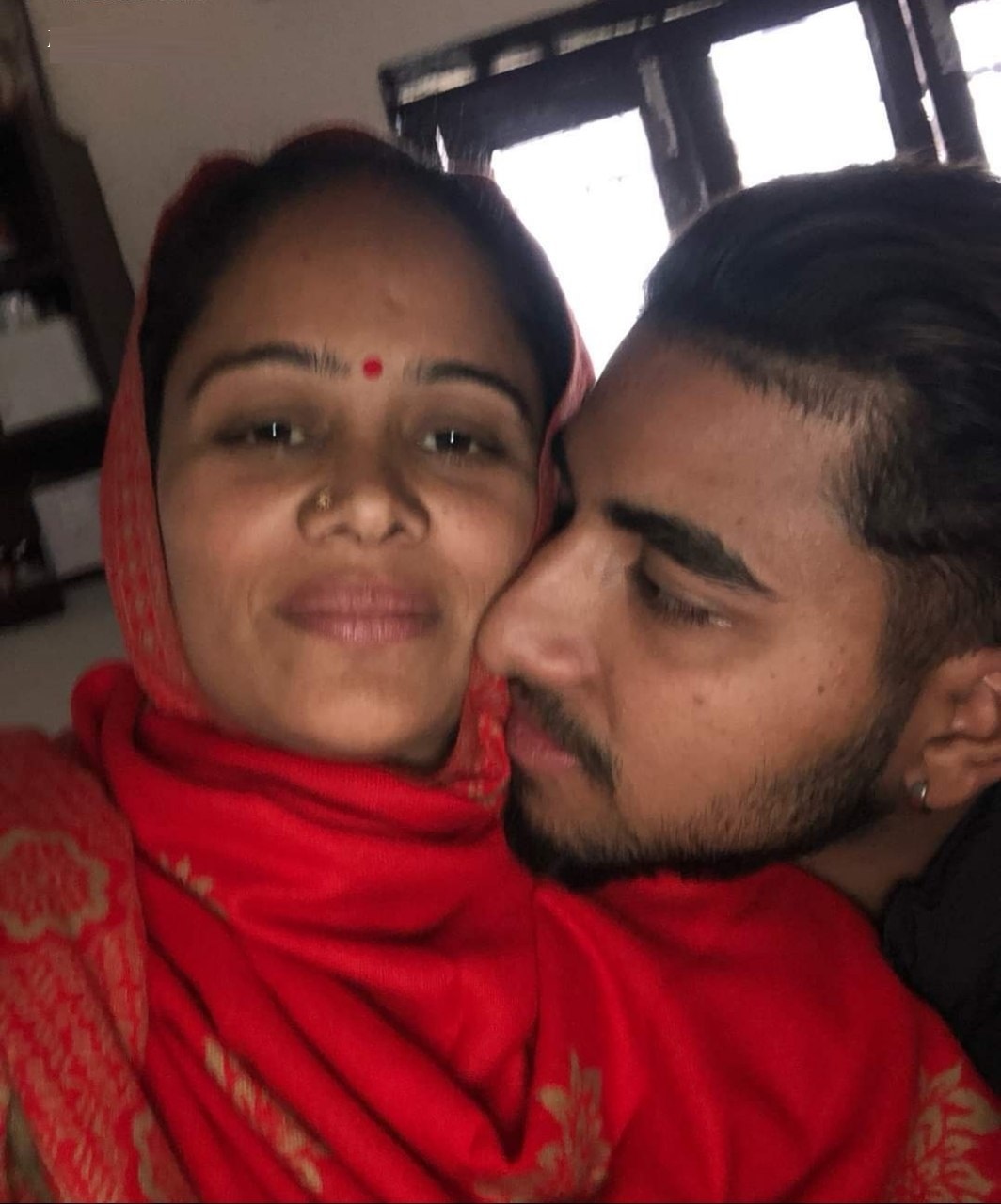 Very Beautiful Indian Bhabhi Having Affair with Devar Full NUDE Fucking in Midnight When her Daughter Sleeping