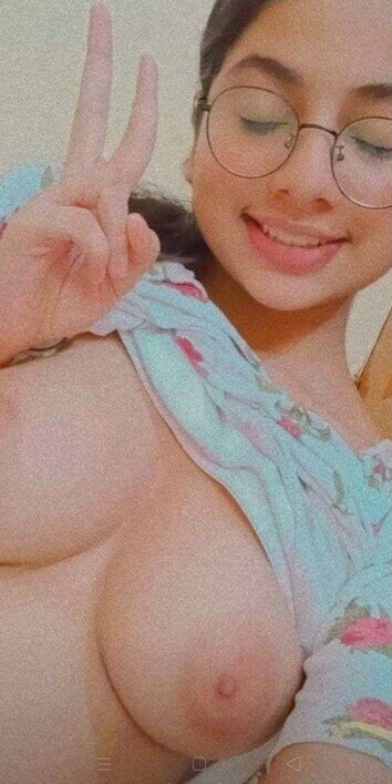 Beautiful Indian Girl Showing Boobs Rubbing Pussy