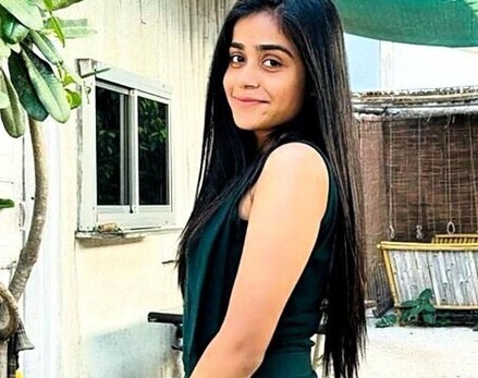 Beautiful Indian Girl Showing Boobs