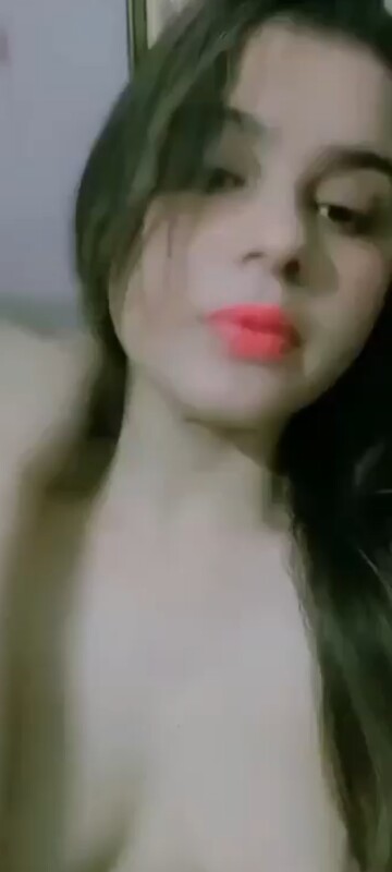 Desi cutie showing boobs and pussy