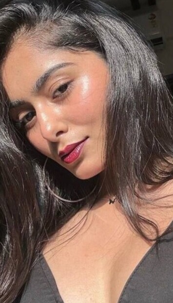 Extremely Beautiful Indian Girl Showing her Boobs Clean Shaved Red Pussy Spread her Peach Shape Ass Many Videos