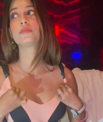 Fully Drunk Sexy Bengali Girl Giving Blowjob to Boyfriend After Party Boyfriend Saying