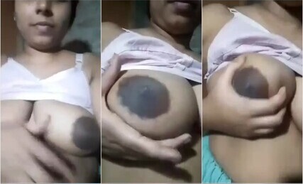 Horny Bhabhi Showing Boobs Pussy