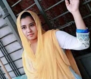 Horny Tanker Bhabhi Fingering