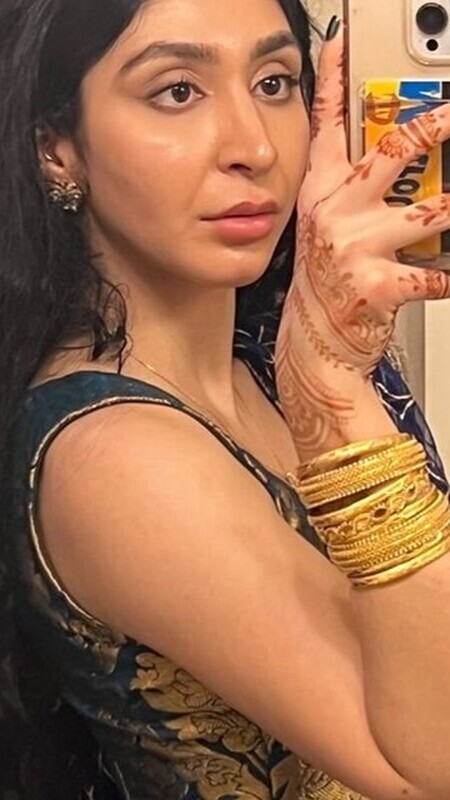 Extremely Hot Sexy Posh Indian Girl Sucking Huge BBC Hookup and Showing Her Perfect Nude Body via Snapchat Nude Pic’s+Video