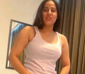 Extremely Beautiful Punjabi Girl Jasmine Remove Jeans, Giving Blowjob, Riding, DoggyStyle Fucking in Hotel Moaning Hindi Talking Don’t Miss