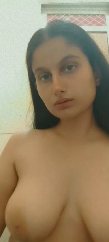 Girlfriend Showing Boobs
