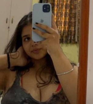 Desi Chubby Hot Girl Showing Her Big Boobs