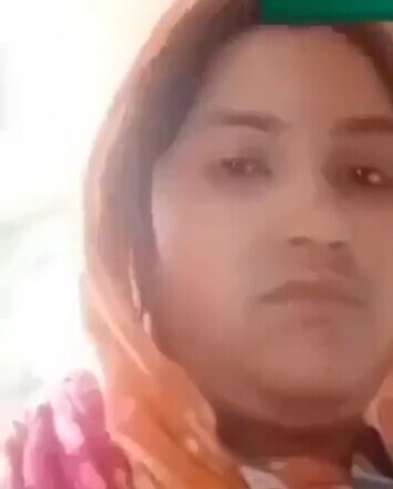 Bangladeshi Cheater Bhabi Showing Big Boobs Spread Pussy On VC