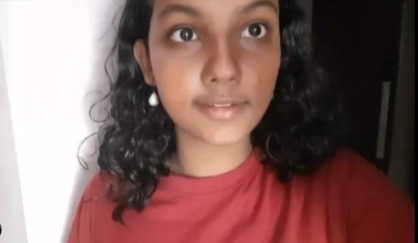 Desi Hot Gf Showing And Playing With Her Boobies