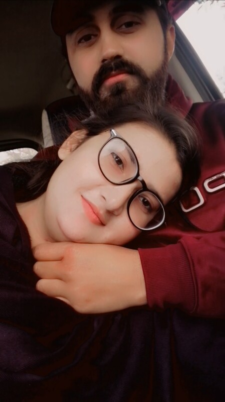 Extremely Beautiful Bubbly Pakistani Girl Showing Boobs , Boobs Sucked by Boyfriend in Car Giving Love Bite