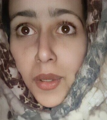 Extremely Beautiful Karachi Officer Clean Shaved Tight Pussy Fucked by her Senior in Public Place