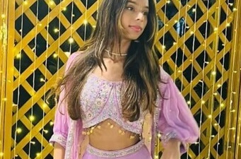 Indian Extremely Hot Slim Girl Showing For Lover