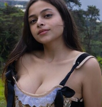 Most Demanded Indian Instagram Influencer Model Ashwitha First Time Giving Blowjob Showing Boobs on Beach