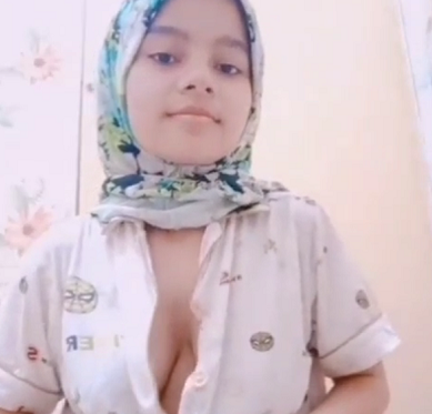 Cute Young Teen Bangladeshi Hijabi Girl Showing Her Pussy Spread Ass Nude