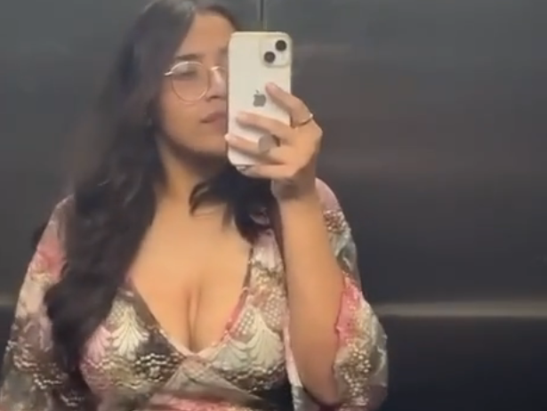 Beautiful IT Girl Latest Most Exclusive Snapchat Private Viral Stuff Total 7 VIDEO’S Teasing Stripping Full NUDE with Full Face Showing Boobs & Huge ASS