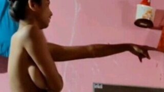 Viral Meme Video Ft. Sexy Indian Girl Changing Clothes But Suddenly her Brother Open Door & then He Started Saying on her Everyday