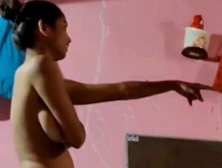 Viral Meme Video Ft. Sexy Indian Girl Changing Clothes But Suddenly her Brother Open Door & then He Started Saying on her Everyday