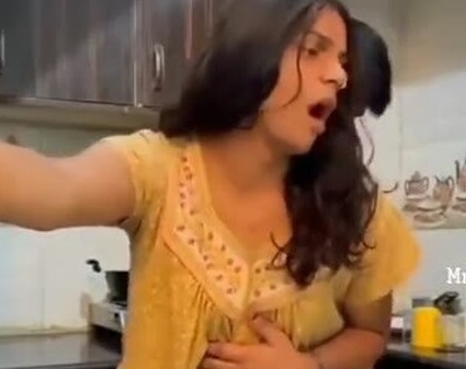 Most Viral Indian Bhabhi Hard Fucked by Devar in Kitchen Don’t Miss