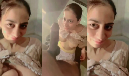 Beautiful Paki Girl Kissing Boobs Pressing Shaved Pussy Fucking in Toilet Don’t Miss