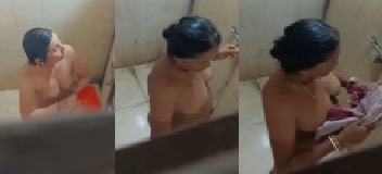 Beautiful Wife Bathing Secretly Recorded