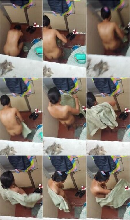 Desi Bhabhi Nude Bathing Secretly Captured By Neighbour
