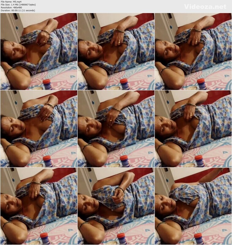 Hot Indian Milf Dress Changing Secretly Captured