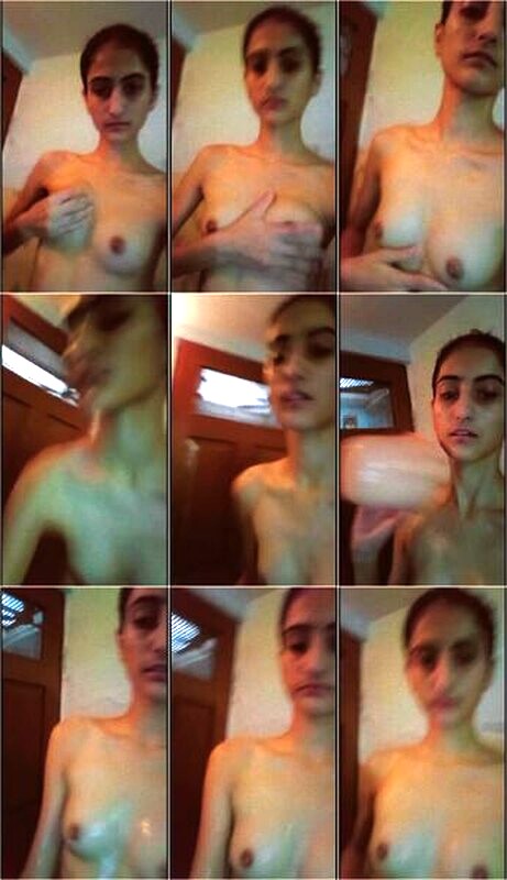 DESI CUTE GIRL BATHING & SQUEEZING SMALL TITS