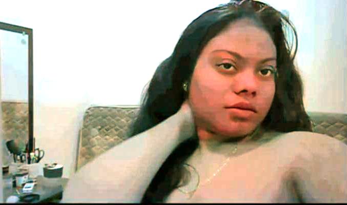 Horny Snapchat Babe Showing