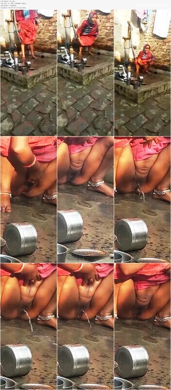 Village Bhabhi Outdoor P!ssing