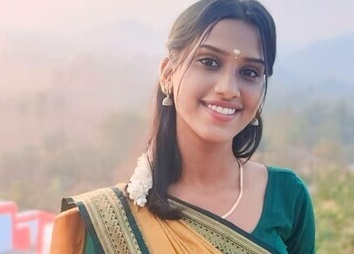 Very Beautiful Newly Married Slim Tamil Wife First Time Fully Nude Wearing Clothes and Making Video for Boyfriend