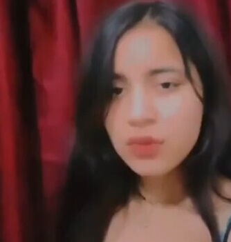 Beautiful Horny Babe Showing Many Clips