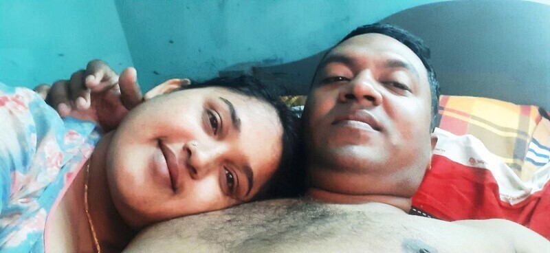 Cheater Bangladeshi Bhabhi Nude Captured Giving Outdoor Blowjob Hard Fucking With Lover