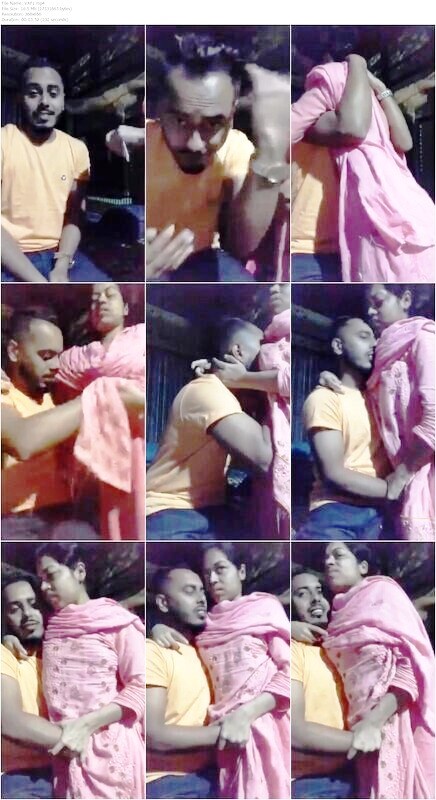 Village Bhabhi Having Fun With Neighbor Lover