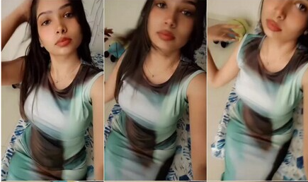 Beautiful Girl Teasing Showing For Boyfriend Nude Pic’s & Video’s