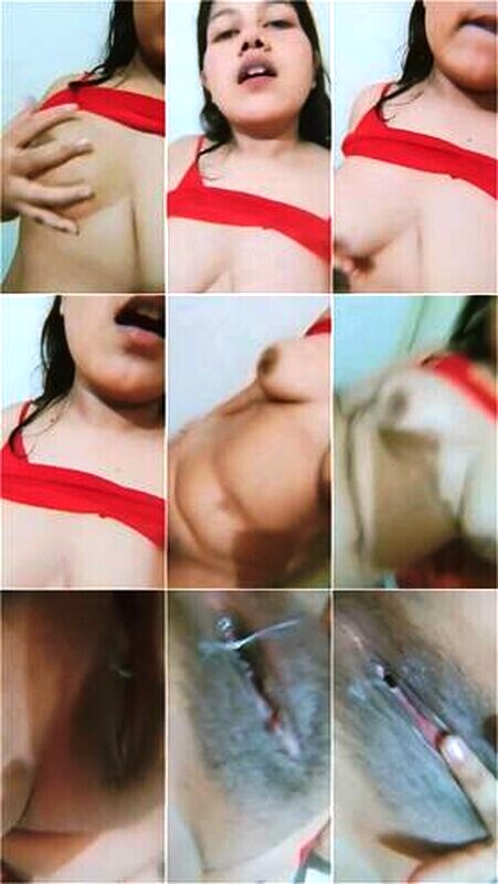 Desi Babe Showing Her Boobs Rubbing Wet Pussy