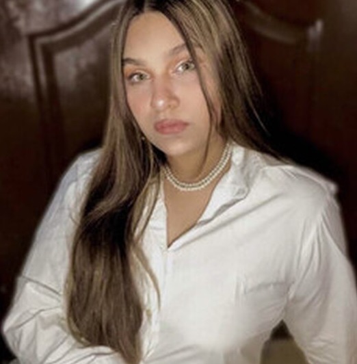 Horny Babe Showing Playing With Nipple