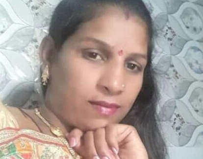 Horny Desi Bhabhi Quick Remove Lower & Trying to Quick Fuck with Devar But Suddenly her Mother-in-law Interrupt in Middle Must Watch