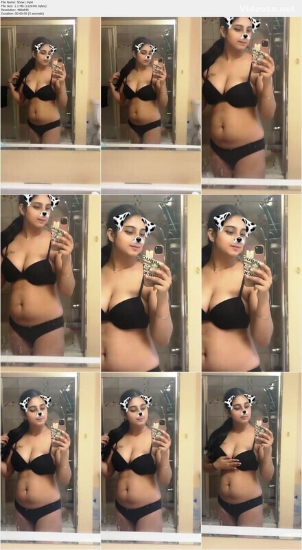 Beautiful Indian Girl Showing Giving Blowjob To Boyfriend