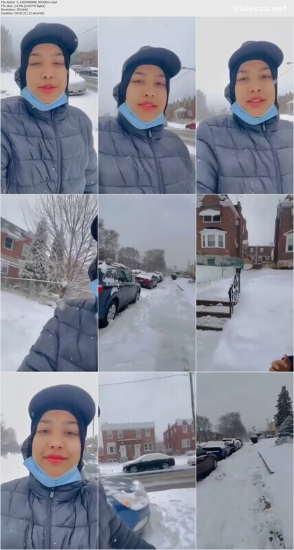 Hijabi Horny Babe Fingering Masturbating With Dildo