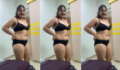 Indian Girl Boobs Captured by her Bestie in Changing Room