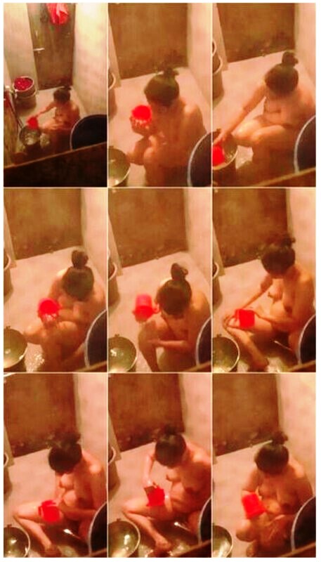 White Chubby Aunty Bathing Secretly Captured