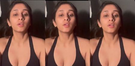 Beautiful Sexy Indian Gym Babe Pressing Boobs in Gym Toilet Sucking Boyfriend Dick Painful Fucking in Hotel Don’t Miss