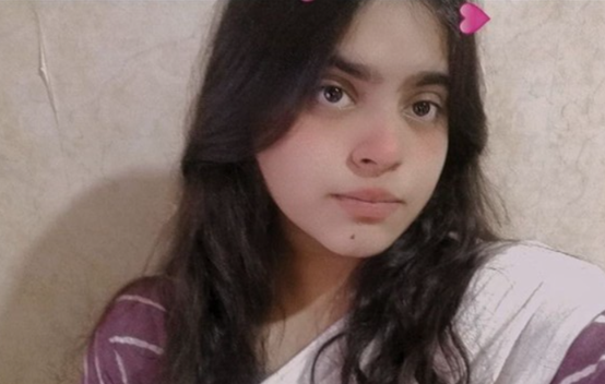 Big Boobs Horny Girl Showing Fingering Her Pussy