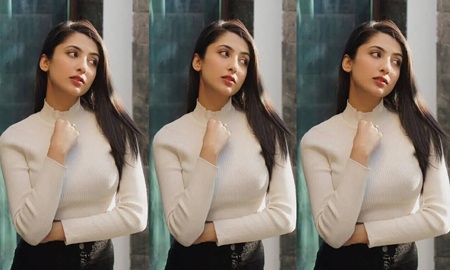 Extremely Sexy Instagram Influencer Nidhi Pandit Enjoying with Personal Photographer Ft. Giving Blowjob Panty Removing Full NUDE Fucking with Full Face Clear Audio!! Don’t Miss